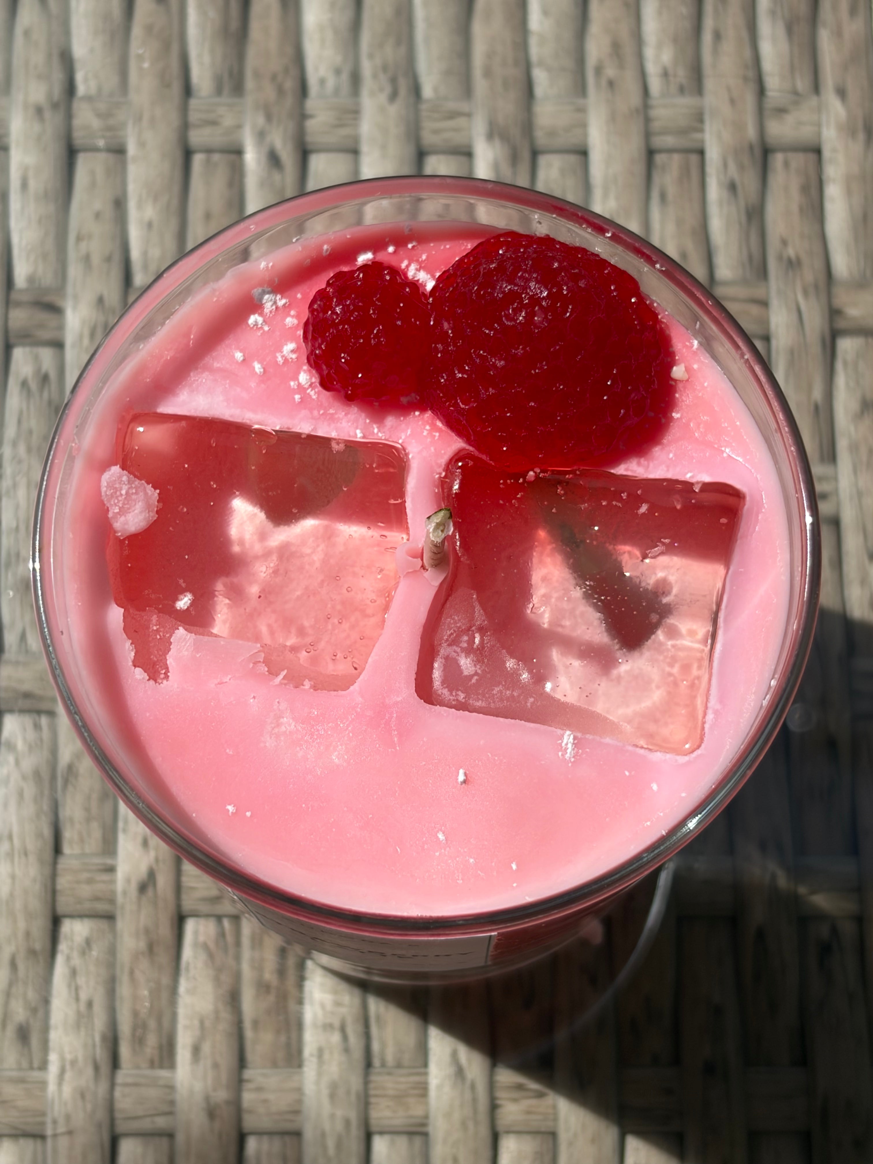 Vela “Strawberry Latte”